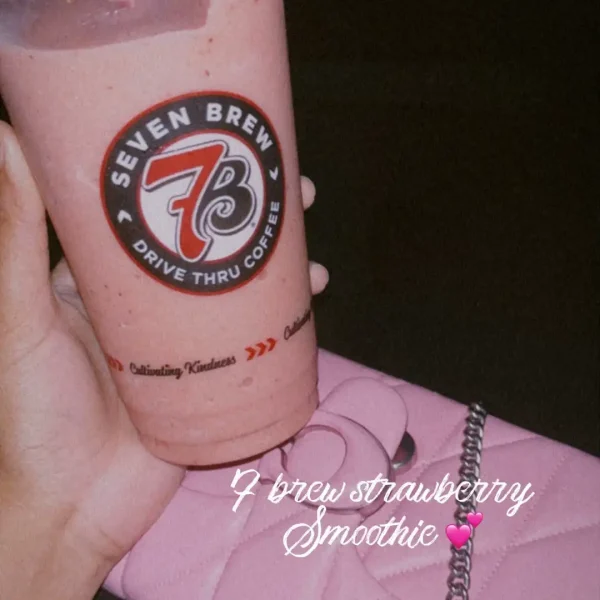 7 Brew Menu Strawberry Smoothie